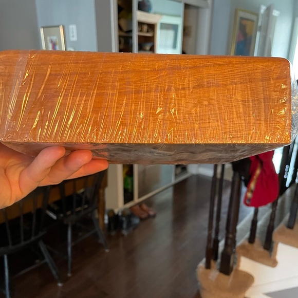 SOLID WOOD “SHADOW BOX” FOR HANGING & DISPLAYING ITEMS AND COLLECTIBLES NEW NICE - Picture 7 of 8